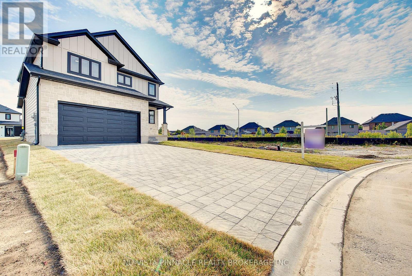 10 Woodmere Path, Middlesex Centre (Ilderton), ON - Outdoor