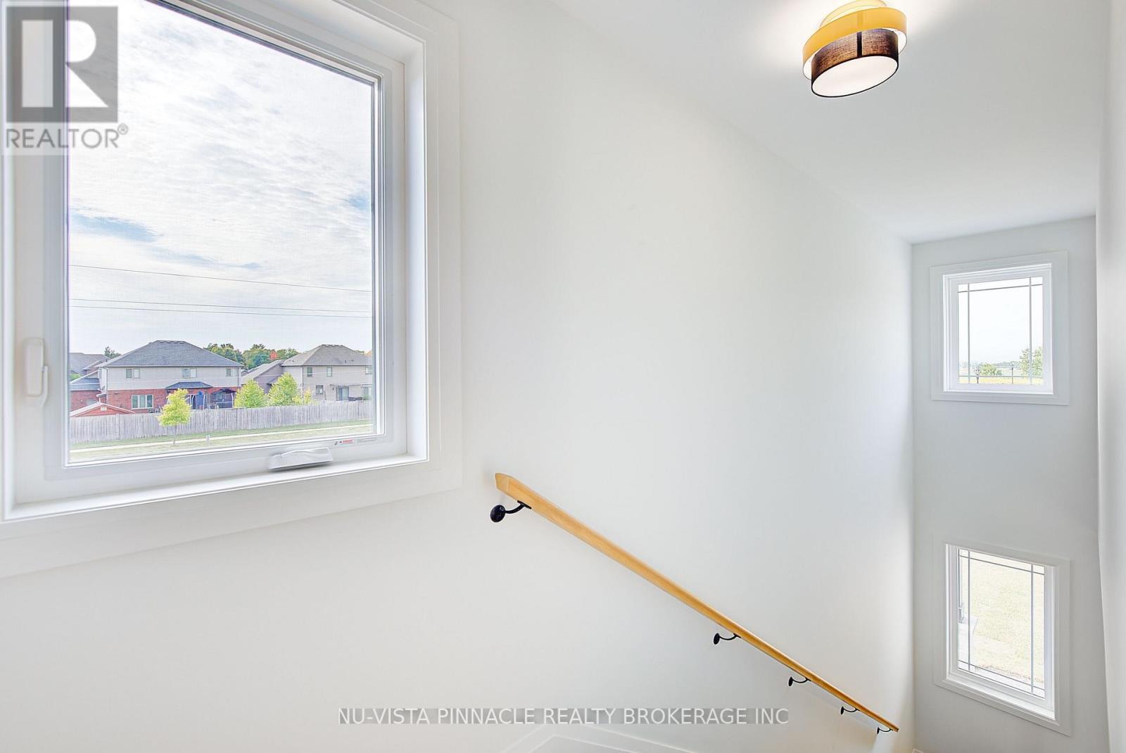 10 Woodmere Path, Middlesex Centre (Ilderton), ON - Indoor Photo Showing Other Room