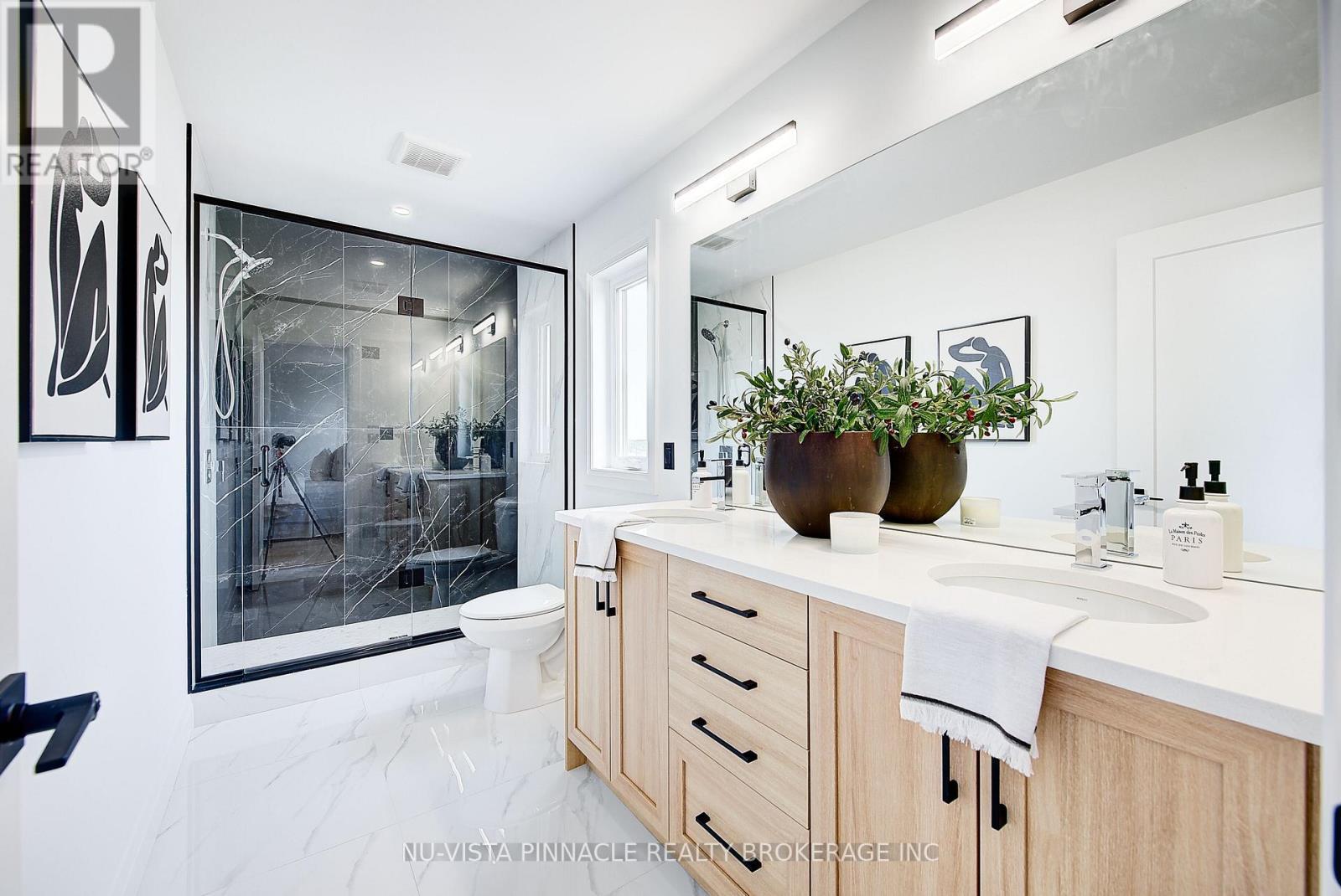 10 Woodmere Path, Middlesex Centre (Ilderton), ON - Indoor Photo Showing Bathroom