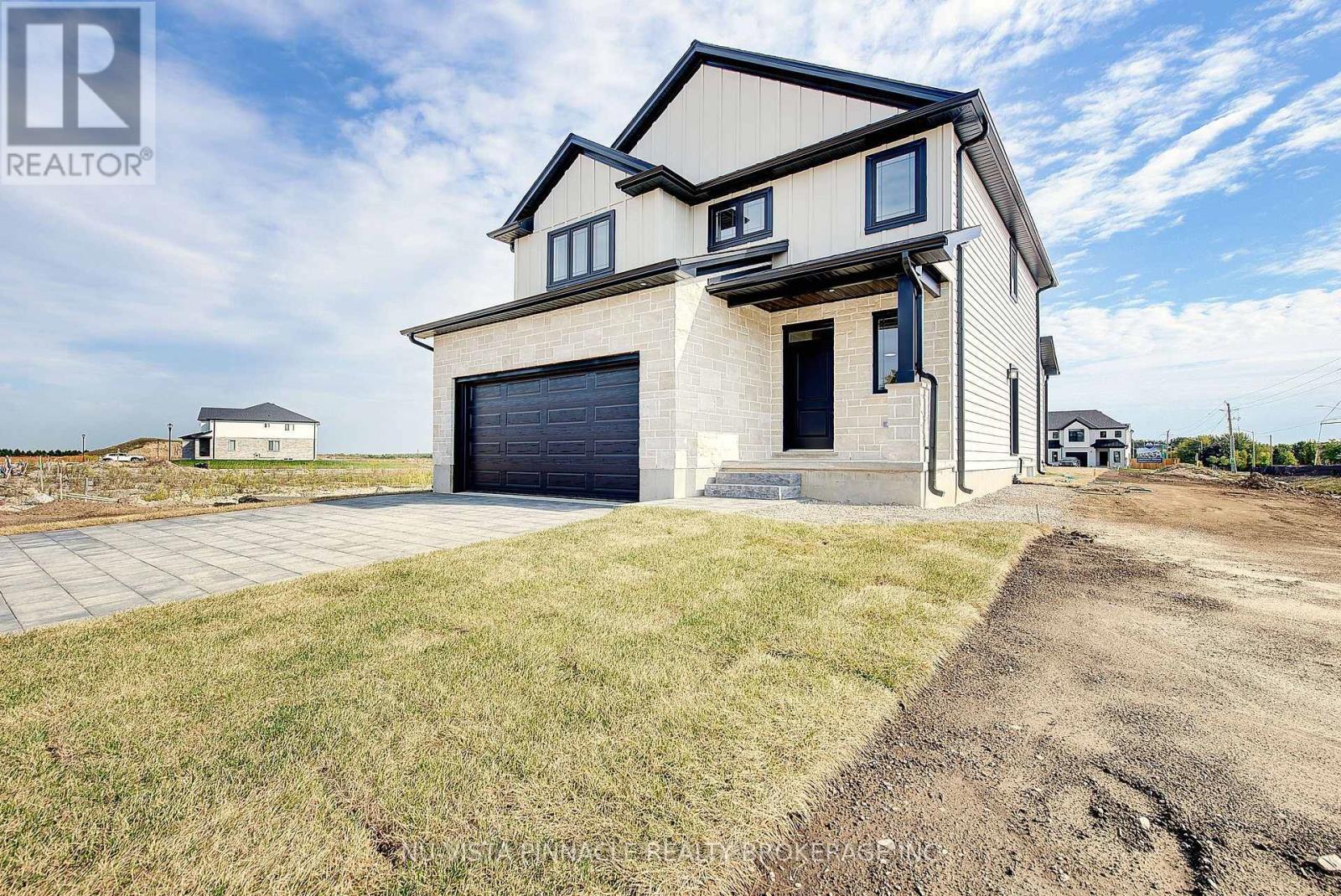 10 Woodmere Path, Middlesex Centre (Ilderton), ON - Outdoor