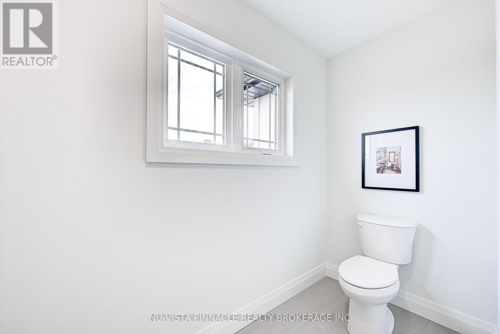 10 Woodmere Path, Middlesex Centre (Ilderton), ON - Indoor Photo Showing Bathroom