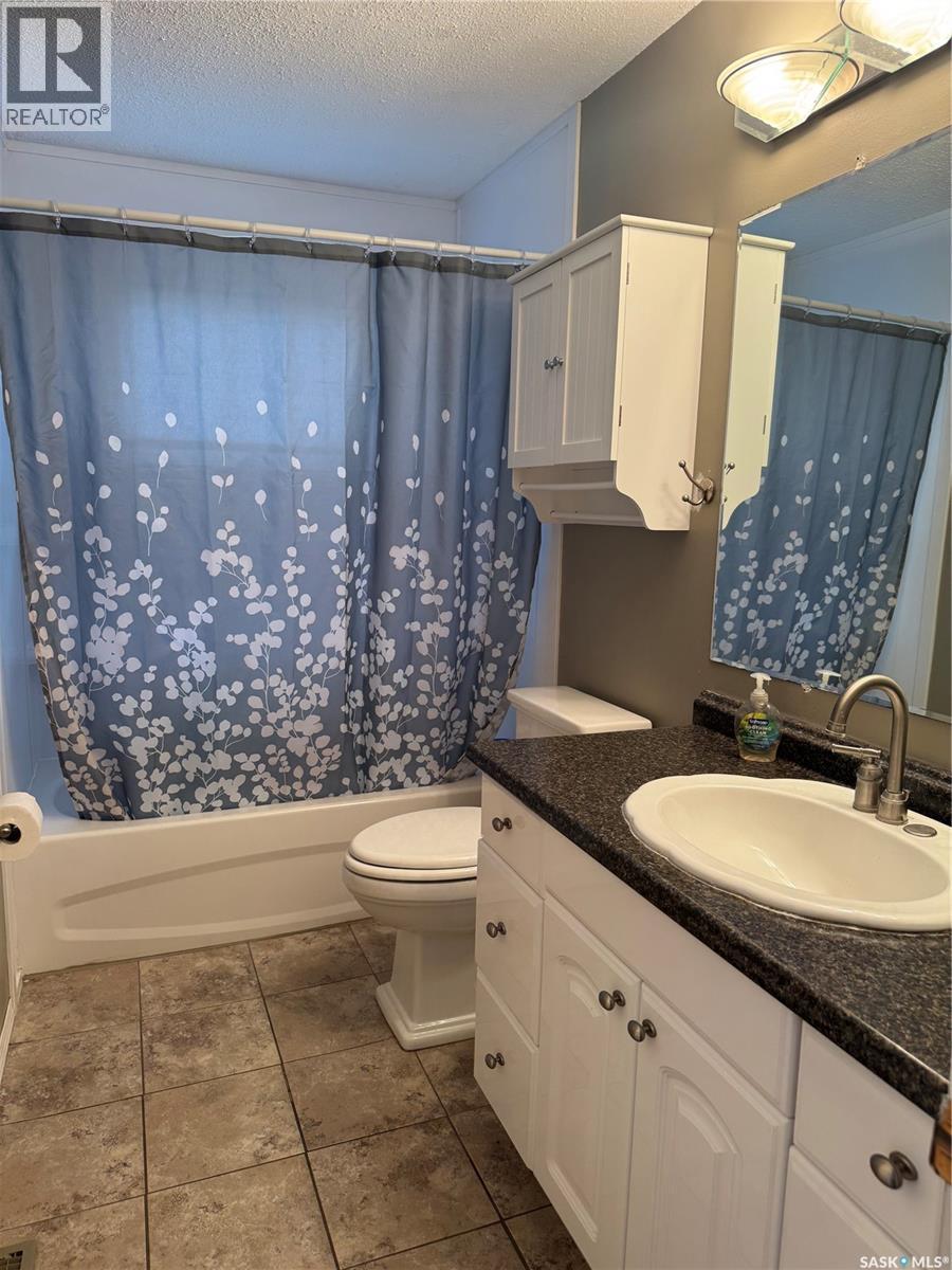 338 3Rd Street E, Regina Beach, SK - Indoor Photo Showing Bathroom