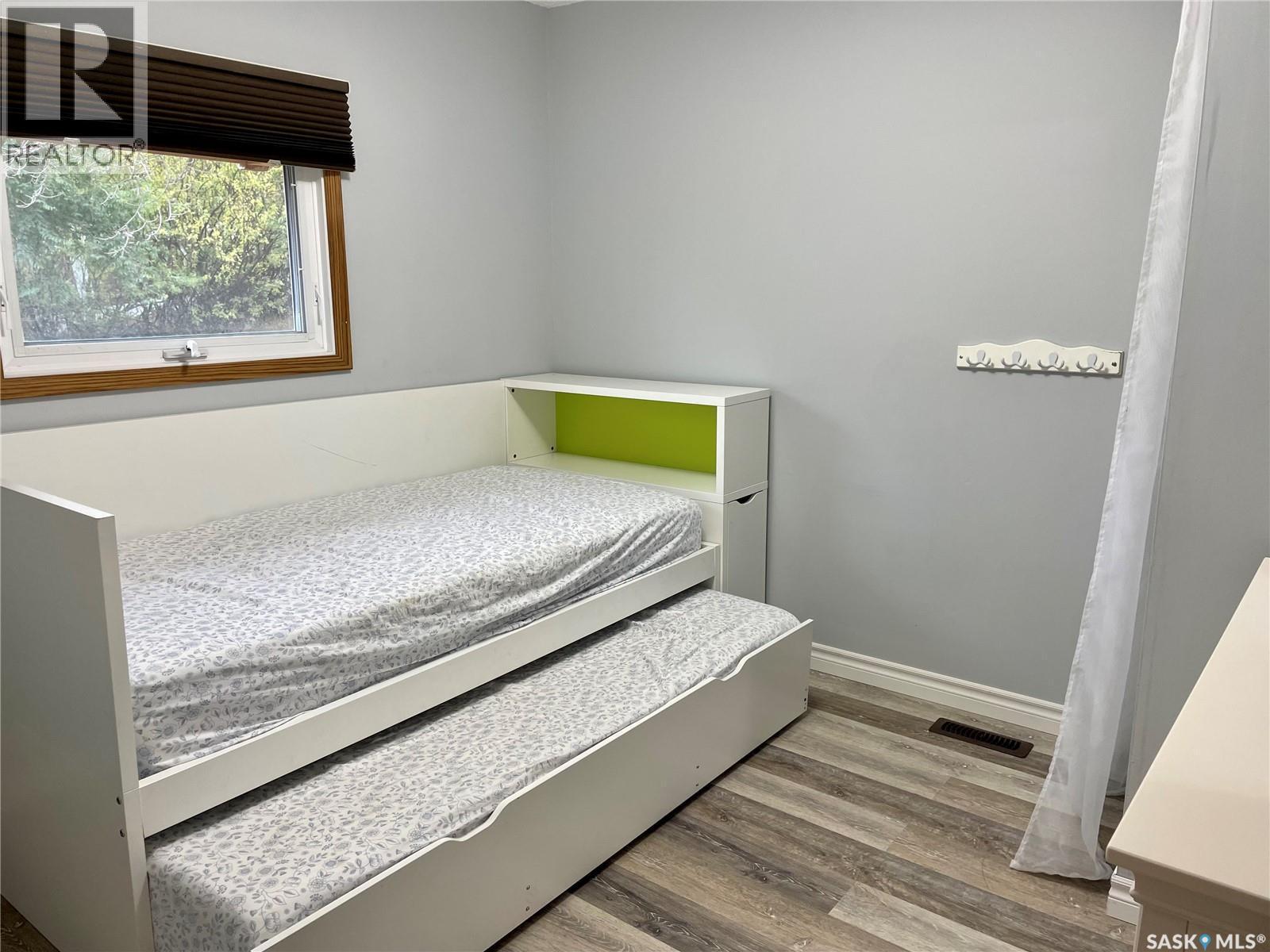 338 3Rd Street E, Regina Beach, SK - Indoor Photo Showing Bedroom