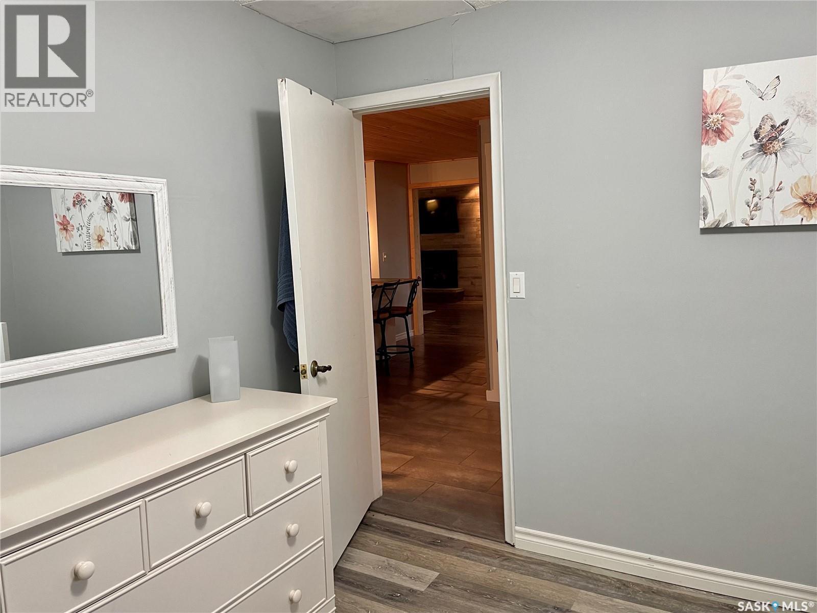 338 3Rd Street E, Regina Beach, SK - Indoor Photo Showing Other Room