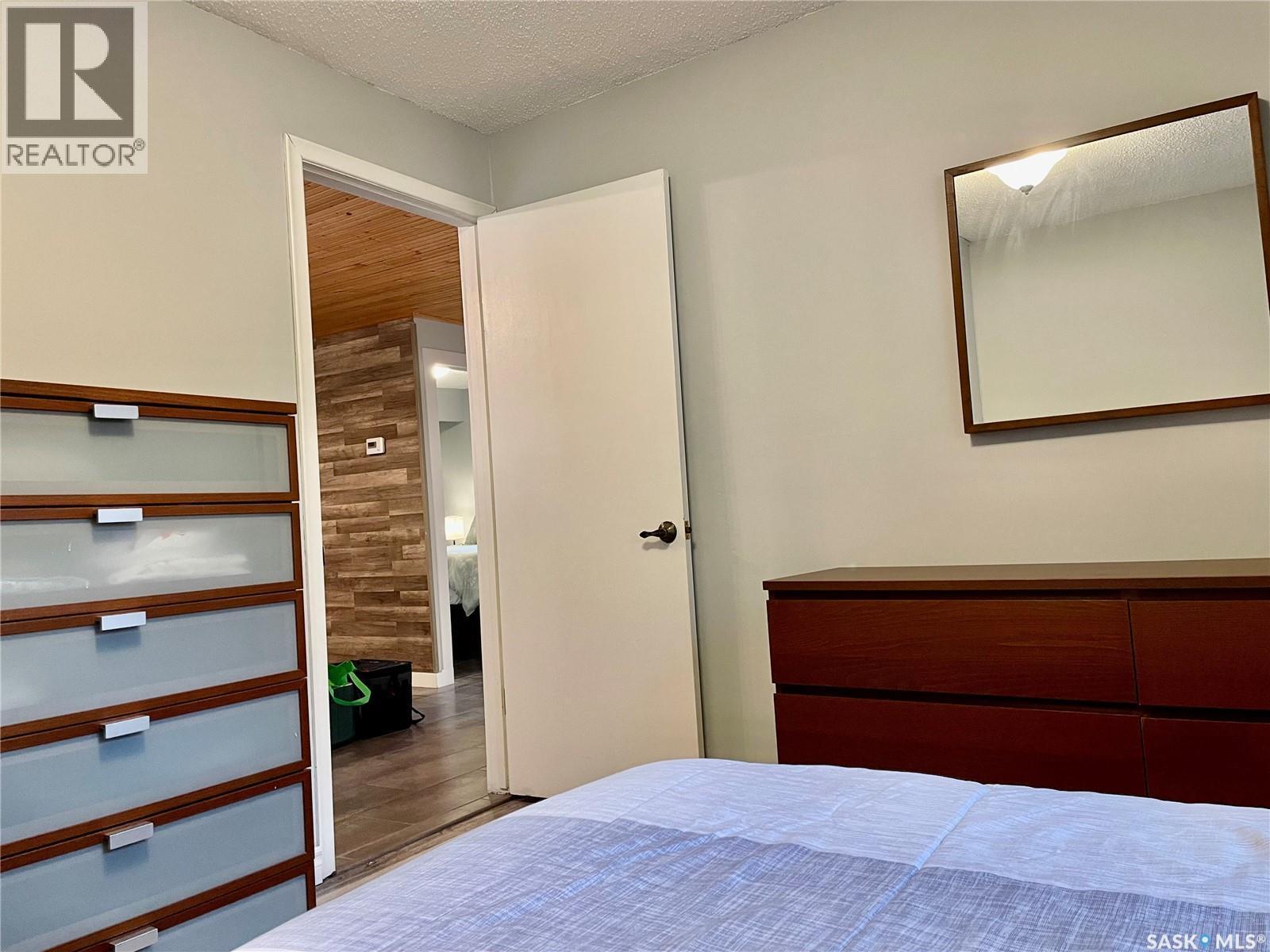 338 3Rd Street E, Regina Beach, SK - Indoor Photo Showing Bedroom