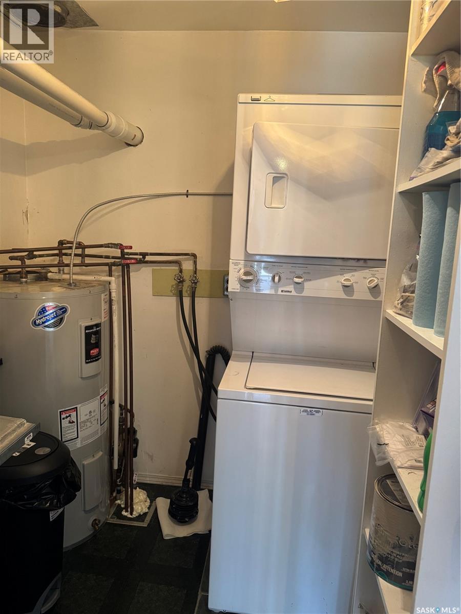 338 3Rd Street E, Regina Beach, SK - Indoor Photo Showing Laundry Room