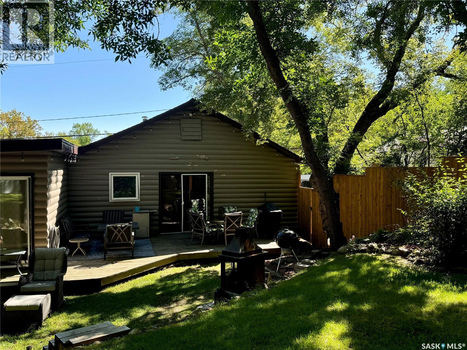 338 3Rd Street E, Regina Beach, SK - Outdoor With Deck Patio Veranda