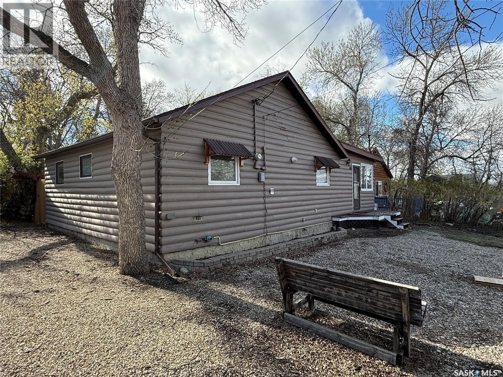 338 3Rd Street E, Regina Beach, SK - Outdoor