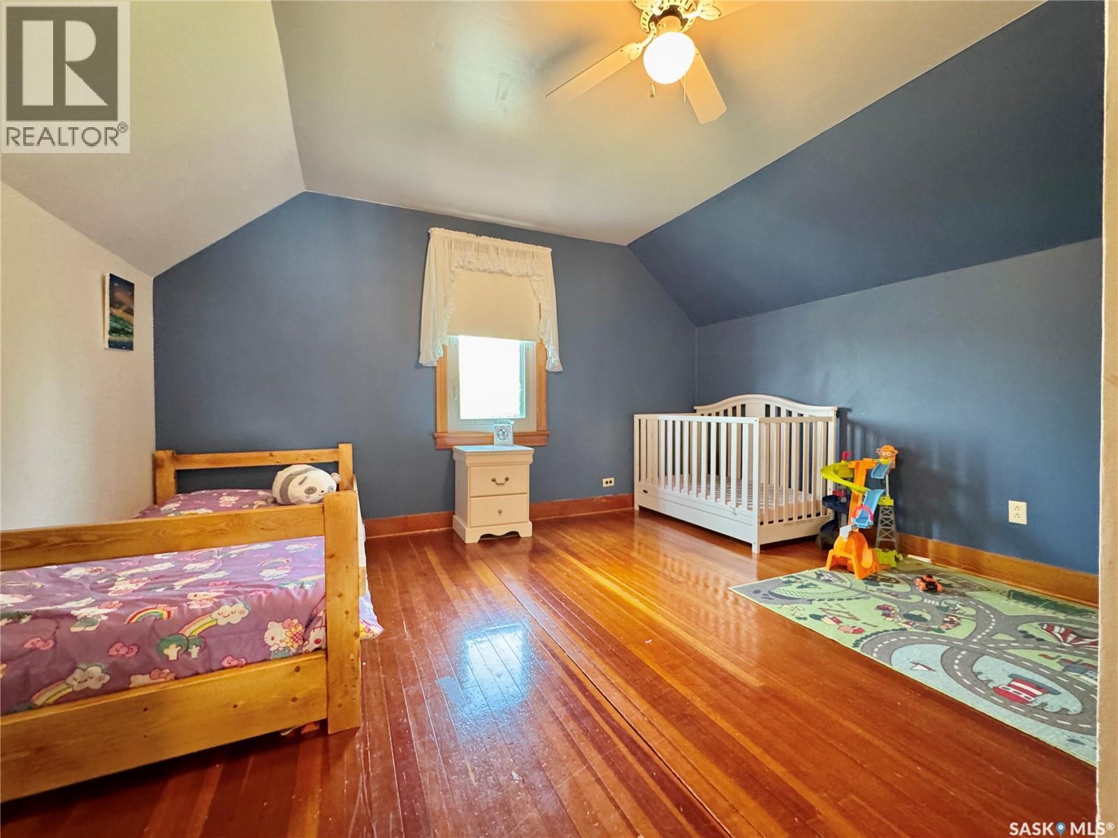 405 March Avenue E, Langenburg, SK - Indoor Photo Showing Bedroom
