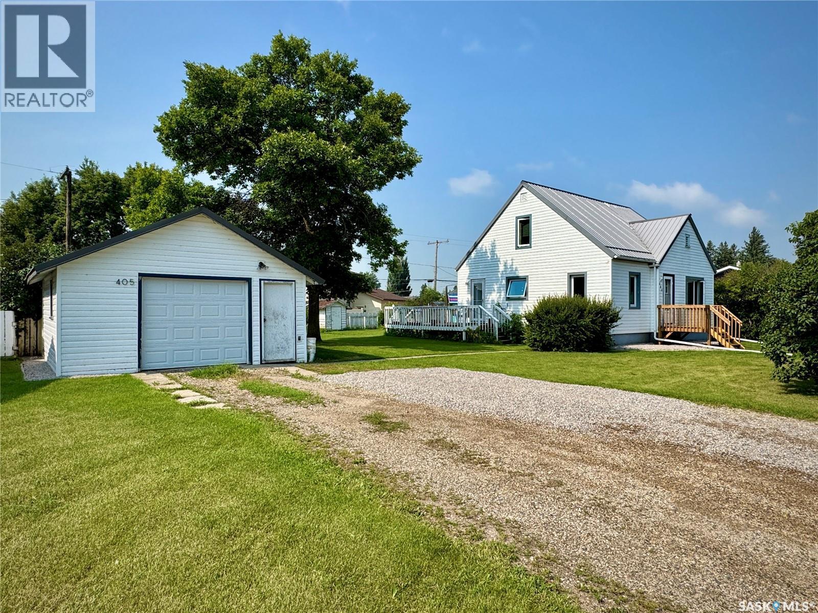 405 March Avenue E, Langenburg, SK - Outdoor