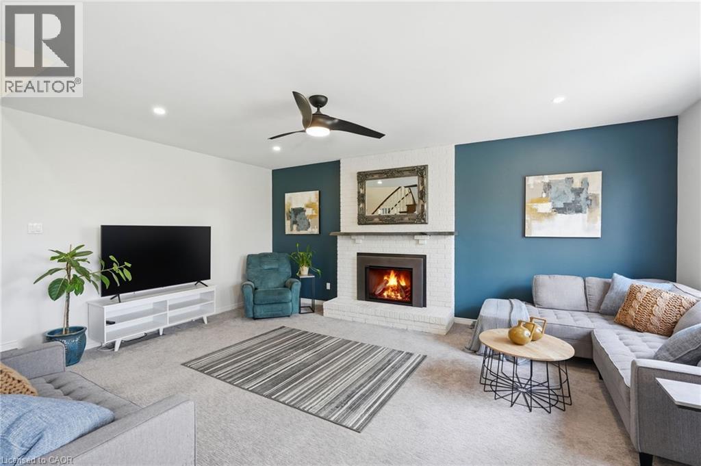 108 Highway 52, Hamilton, ON - Indoor Photo Showing Living Room With Fireplace