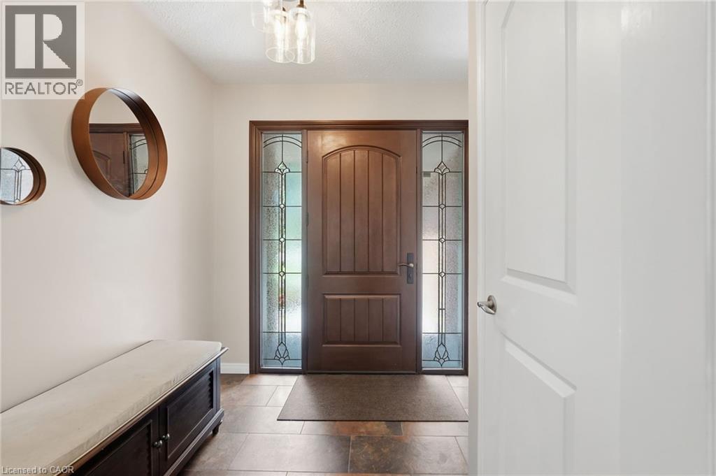108 Highway 52, Hamilton, ON - Indoor Photo Showing Other Room