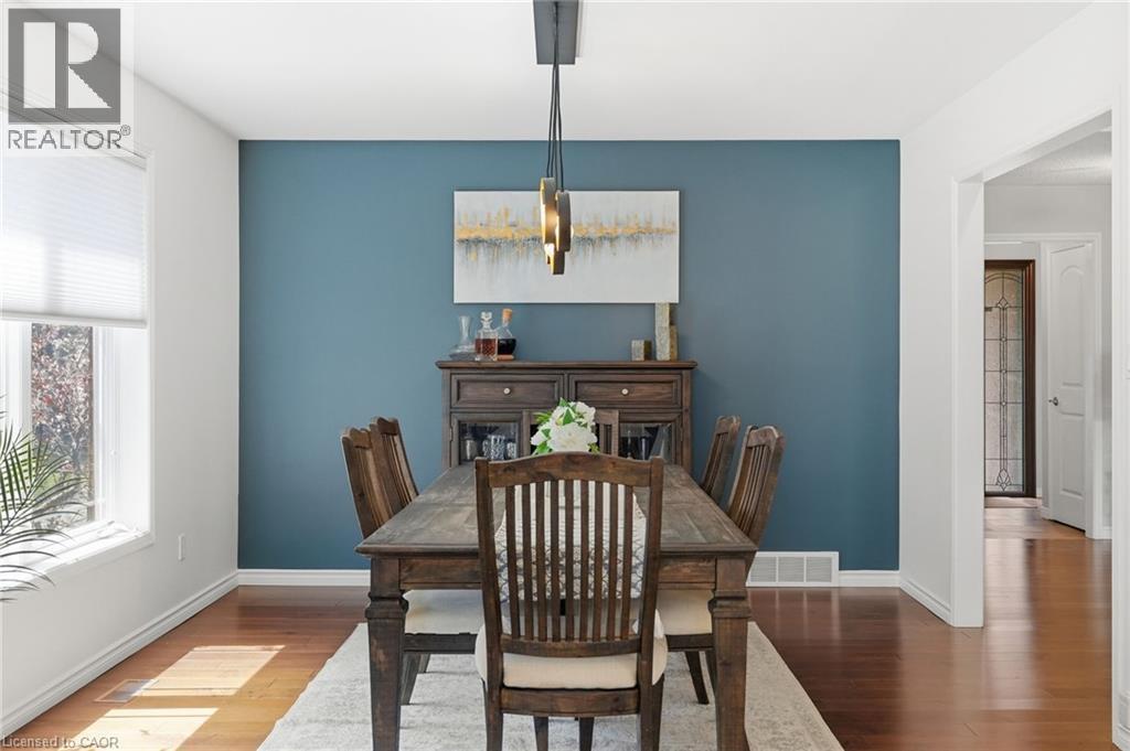 108 Highway 52, Hamilton, ON - Indoor Photo Showing Dining Room