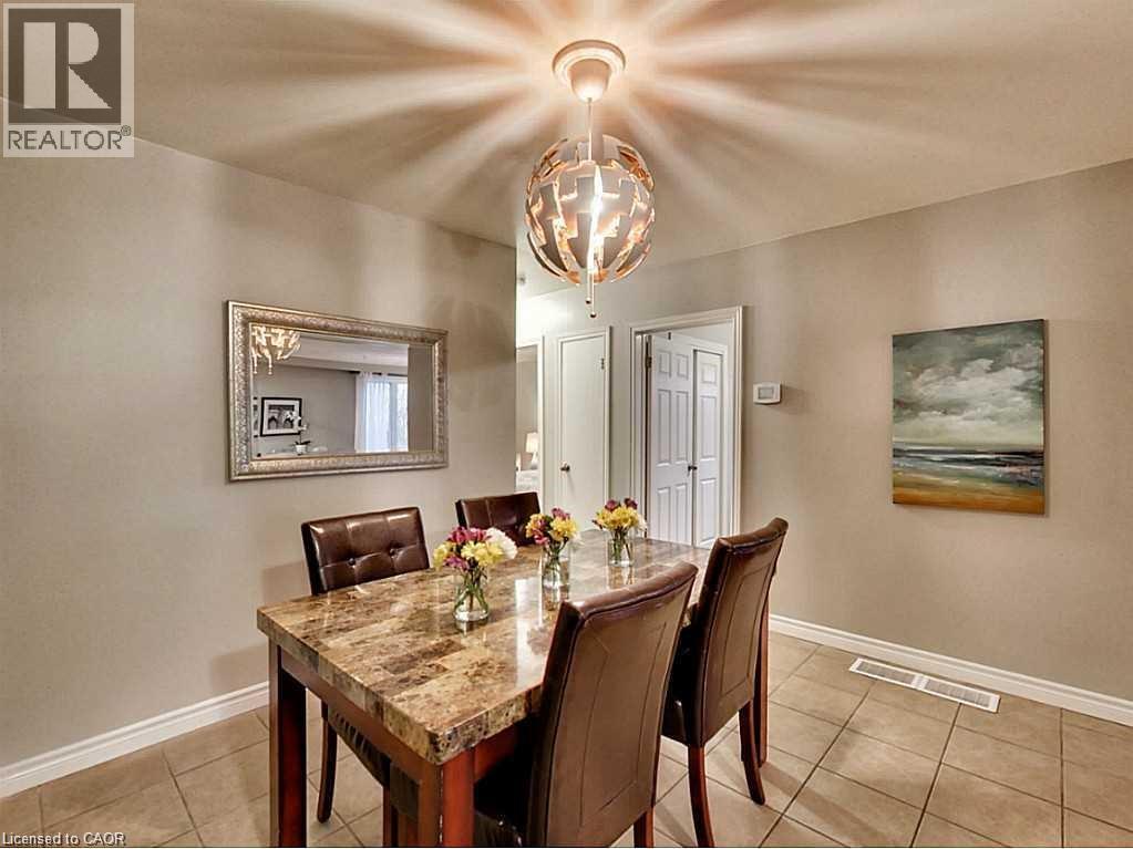 96 Manning Avenue, Hamilton, ON - Indoor Photo Showing Dining Room