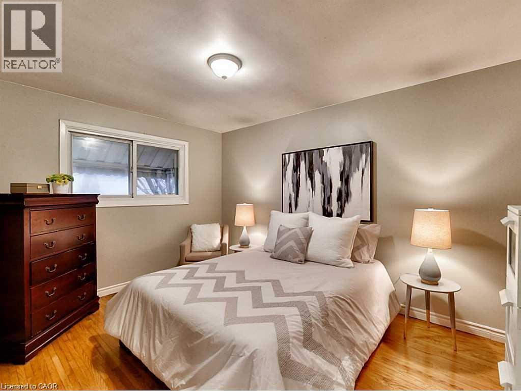 96 Manning Avenue, Hamilton, ON - Indoor Photo Showing Bedroom