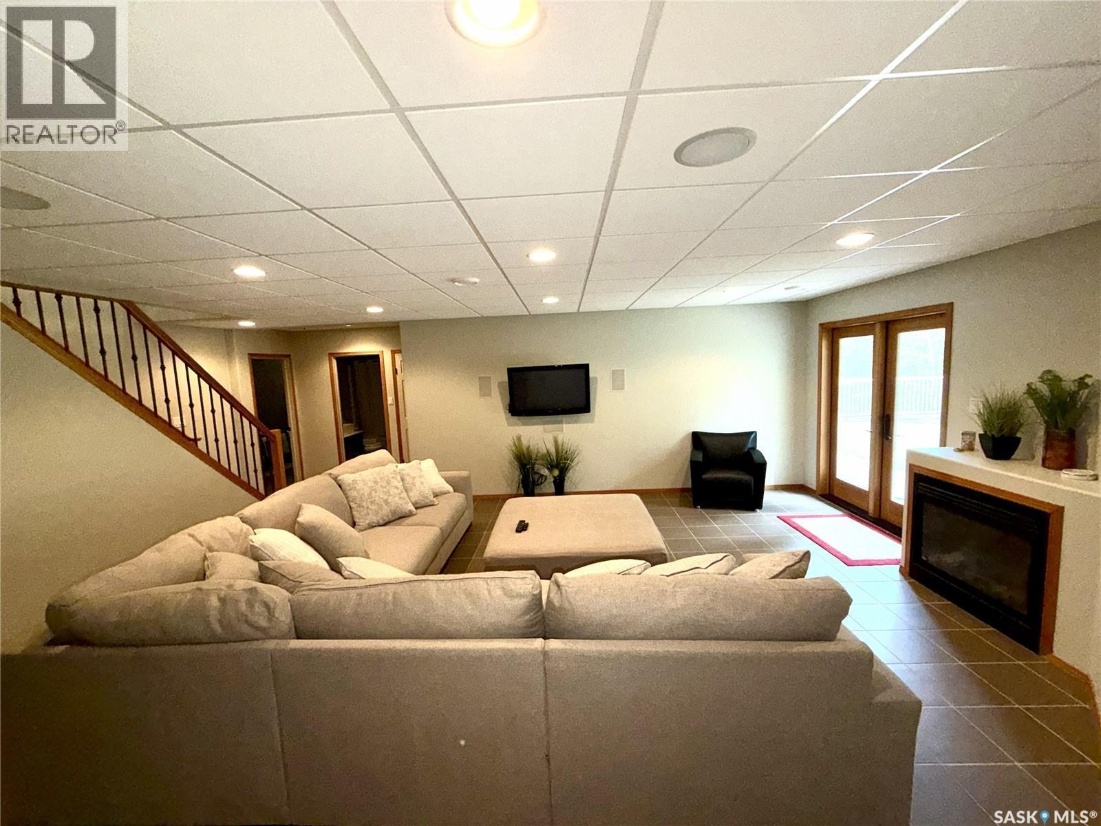 57 Estates Drive, Elk Ridge, SK - Indoor