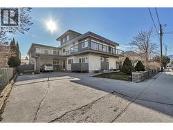 328 NANAIMO Avenue W Penticton, BC V2A 1N7