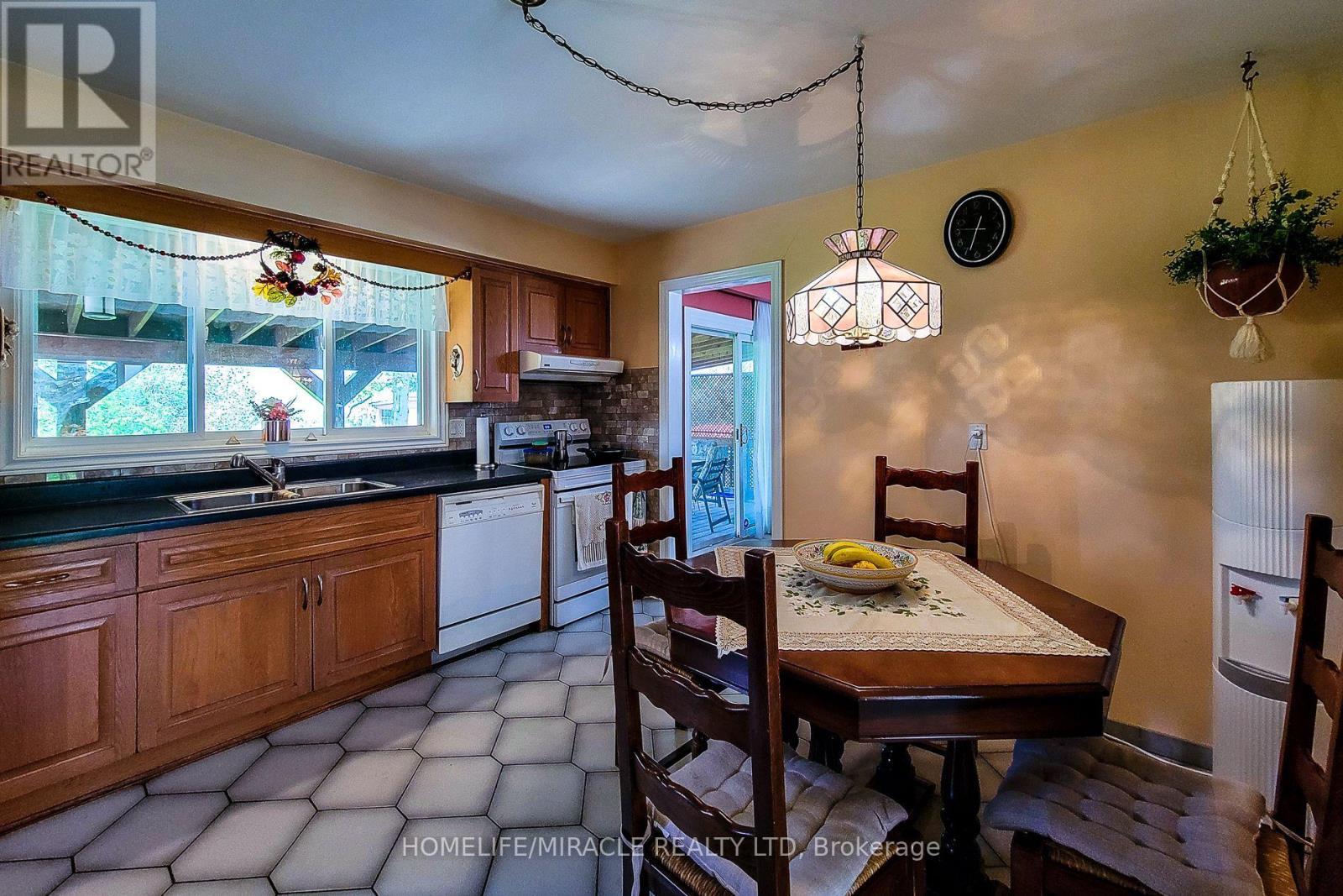 337 Mcneilly Road, Hamilton, ON - Indoor