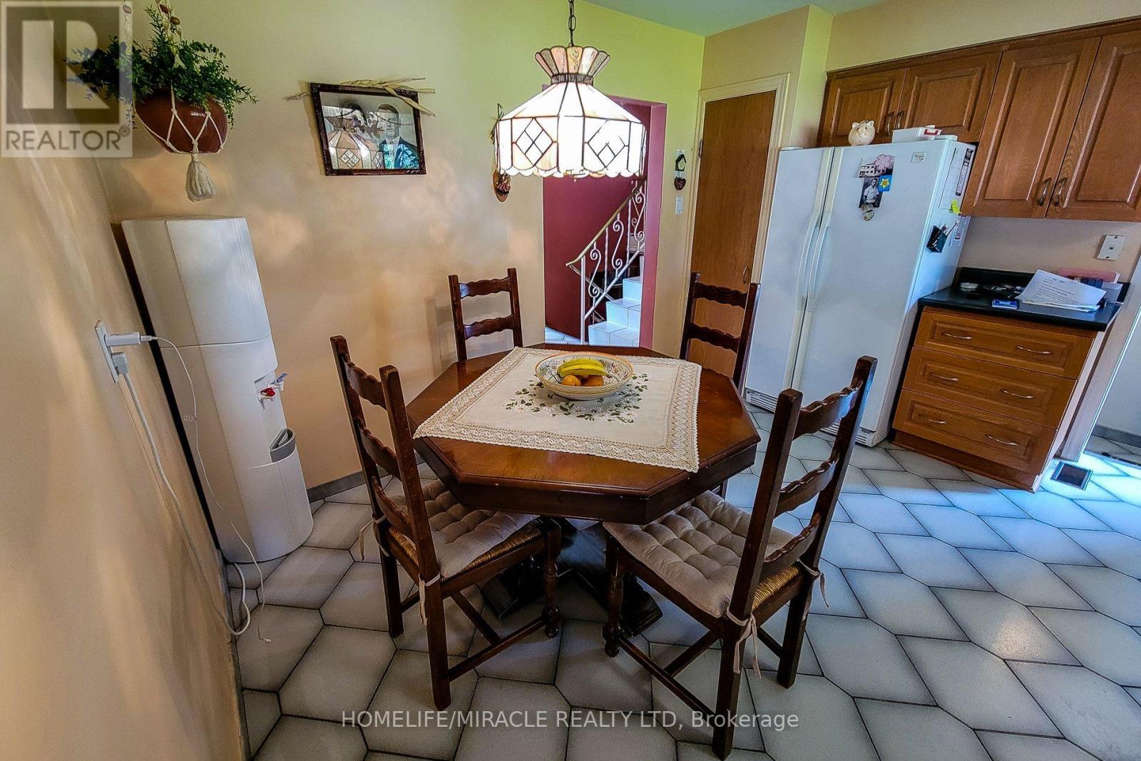 337 Mcneilly Road, Hamilton, ON - Indoor Photo Showing Dining Room