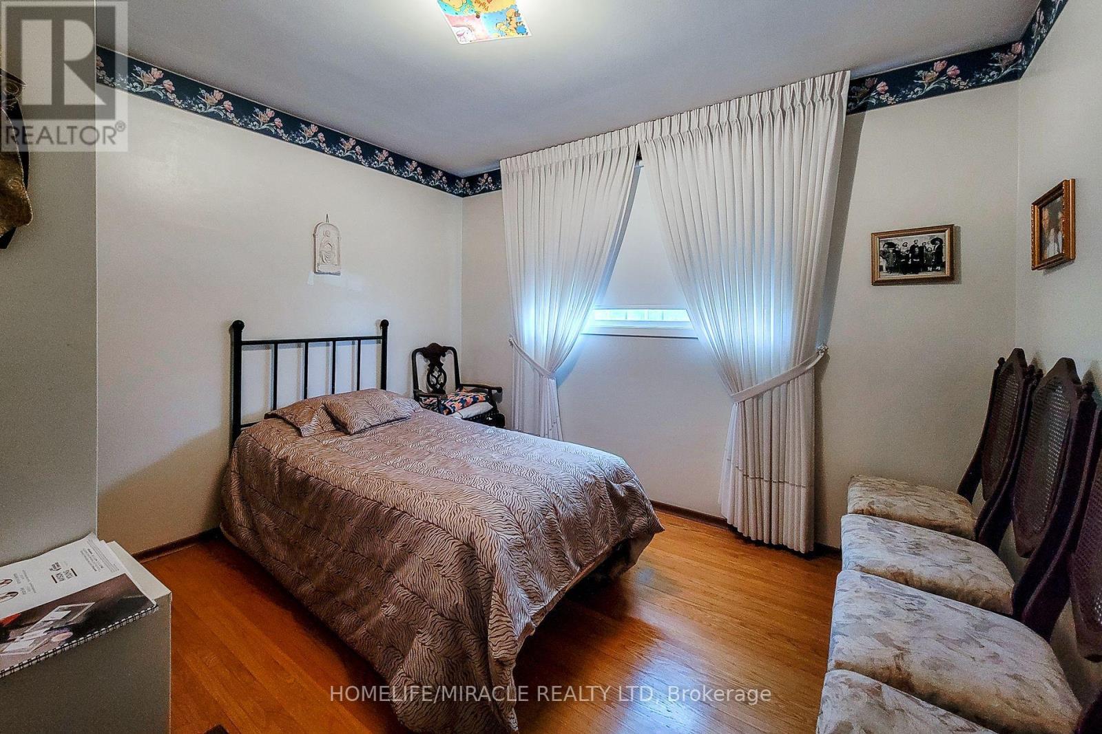 337 Mcneilly Road, Hamilton, ON - Indoor Photo Showing Bedroom