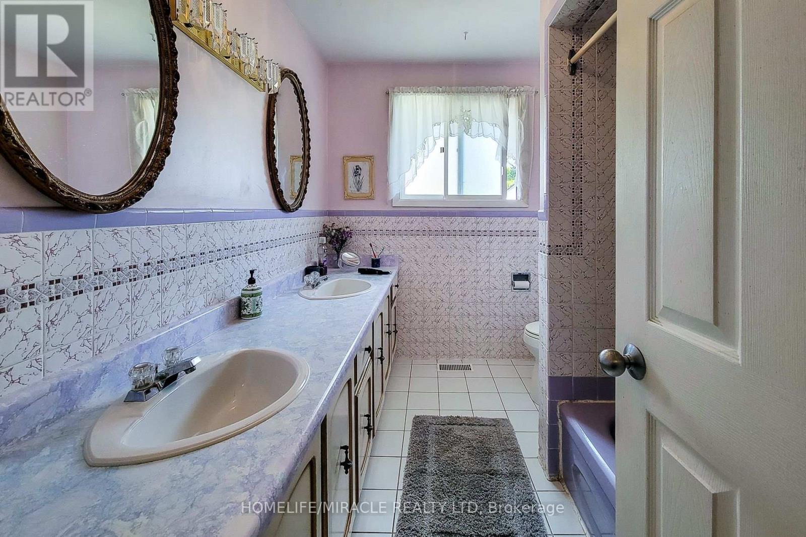 337 Mcneilly Road, Hamilton, ON - Indoor Photo Showing Bathroom