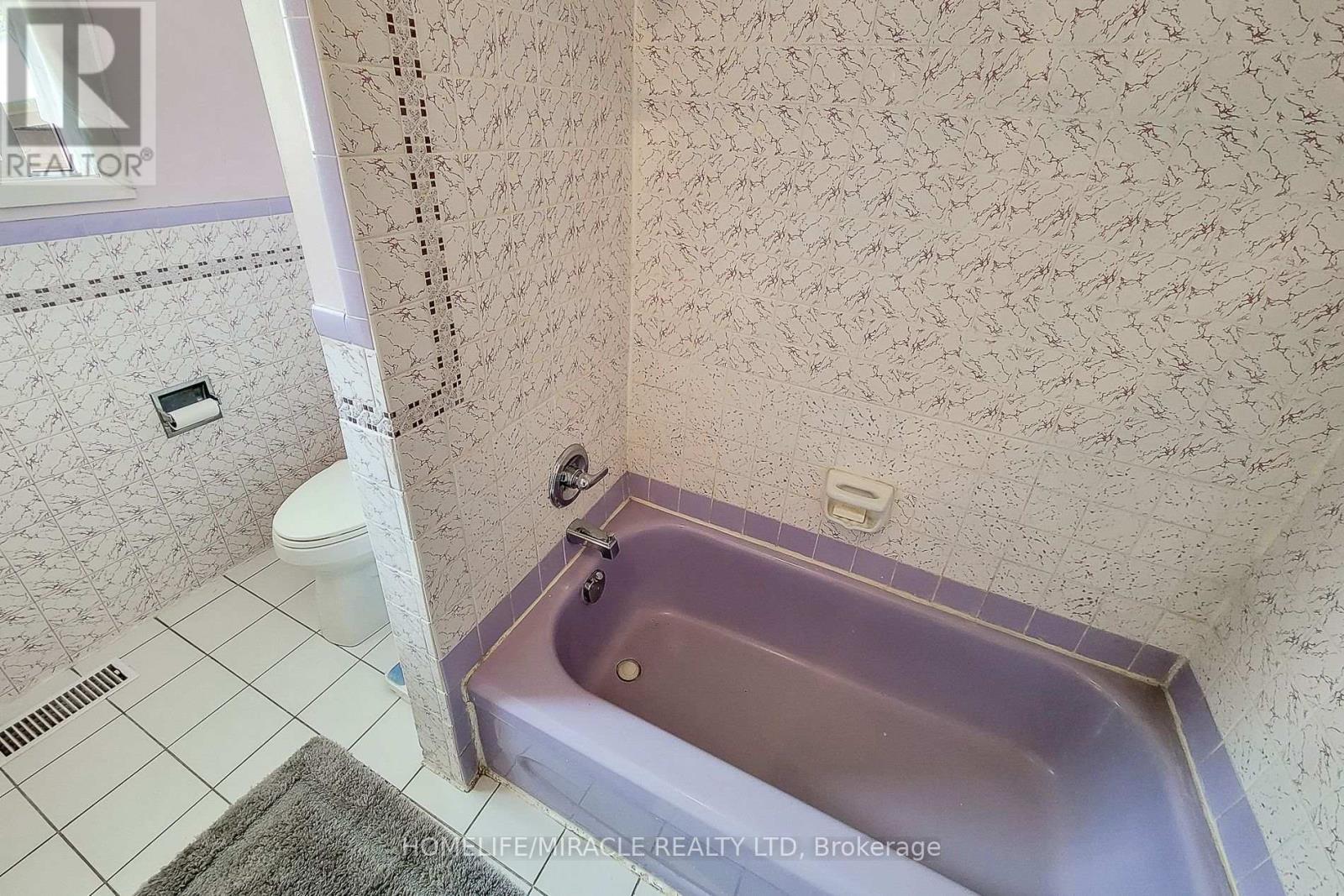 337 Mcneilly Road, Hamilton, ON - Indoor Photo Showing Bathroom