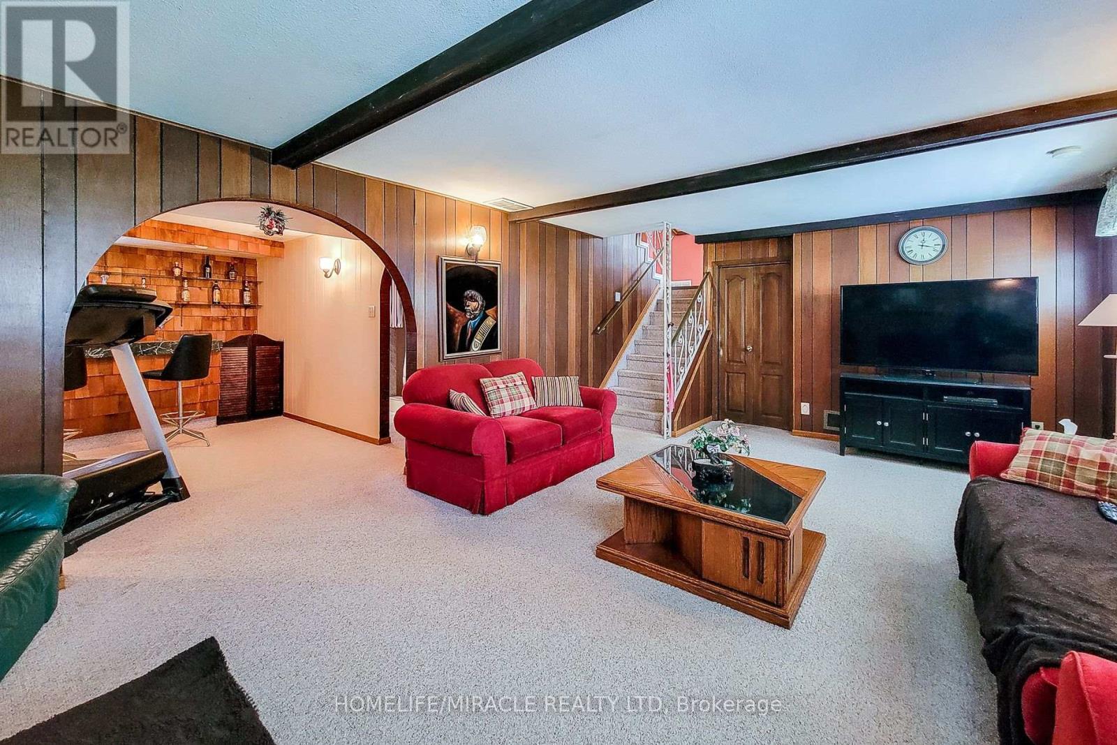 337 Mcneilly Road, Hamilton, ON - Indoor Photo Showing Living Room