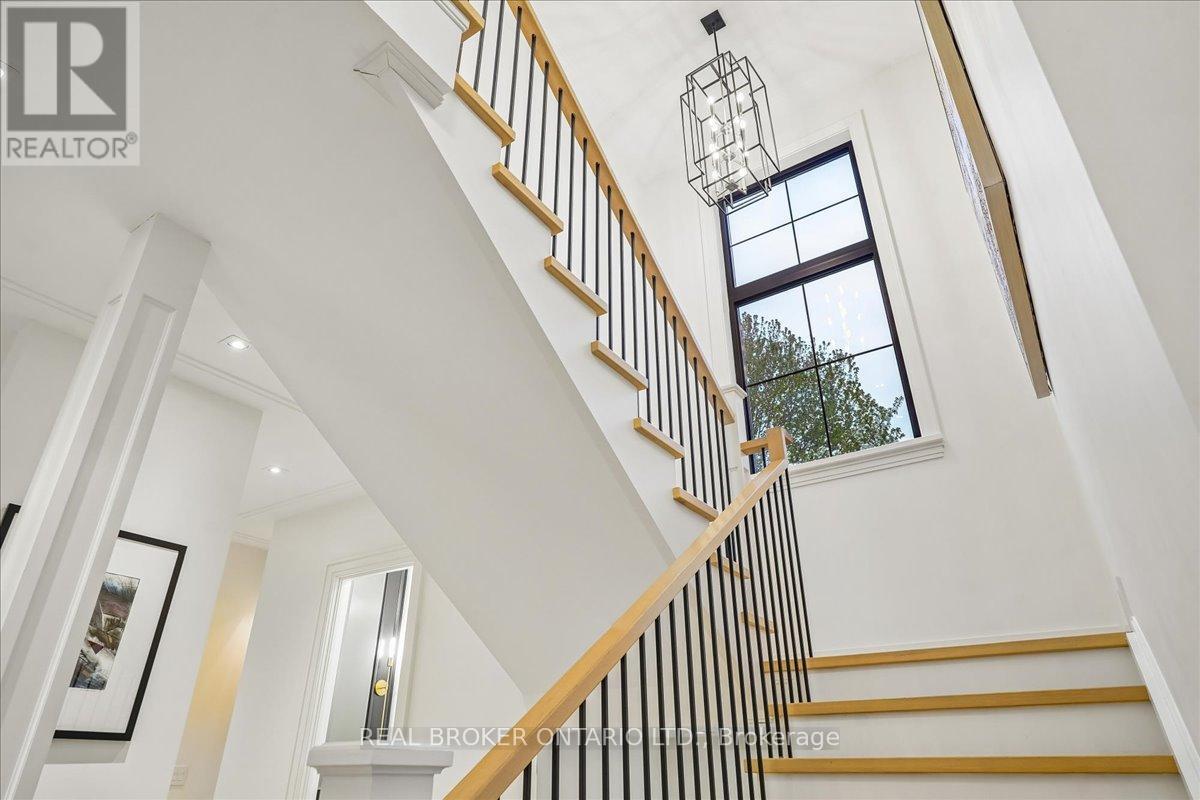 1445 Skyline Drive, Mississauga, ON - Indoor Photo Showing Other Room