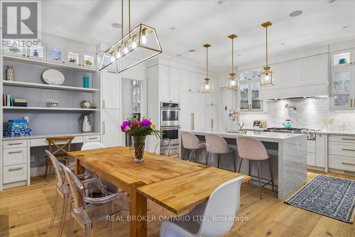 1445 Skyline Drive, Mississauga, ON - Indoor Photo Showing Dining Room