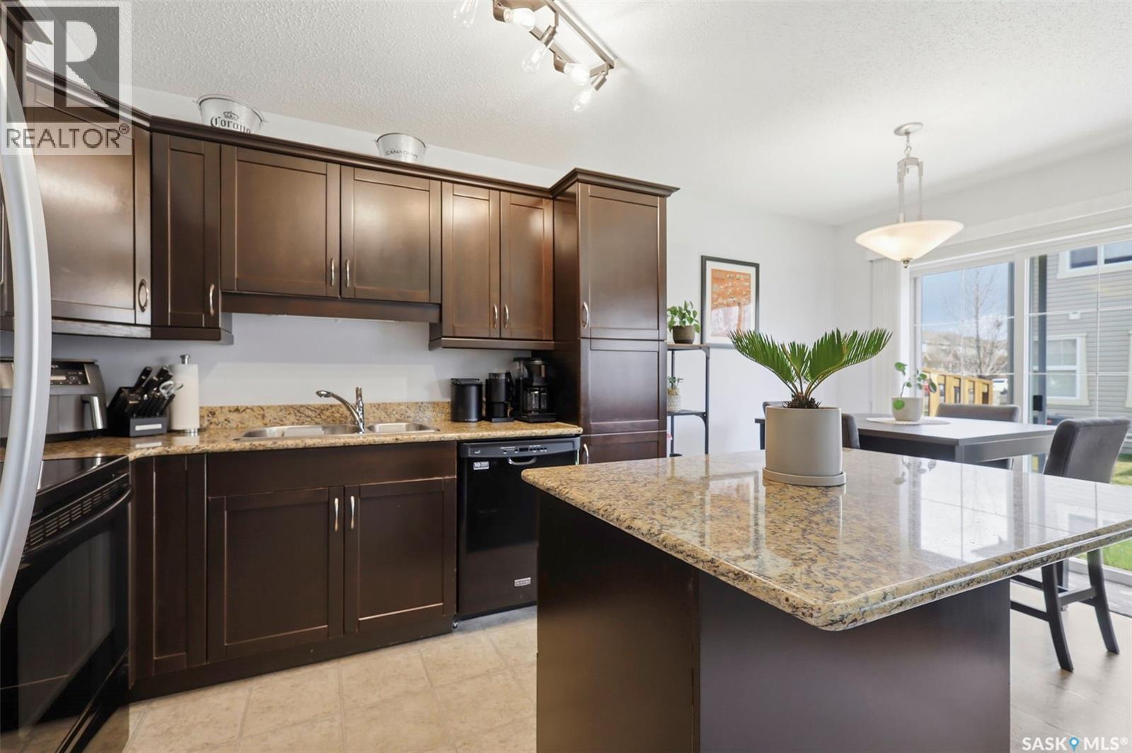 111 105 Lynd Crescent, Saskatoon, SK - Indoor Photo Showing Kitchen