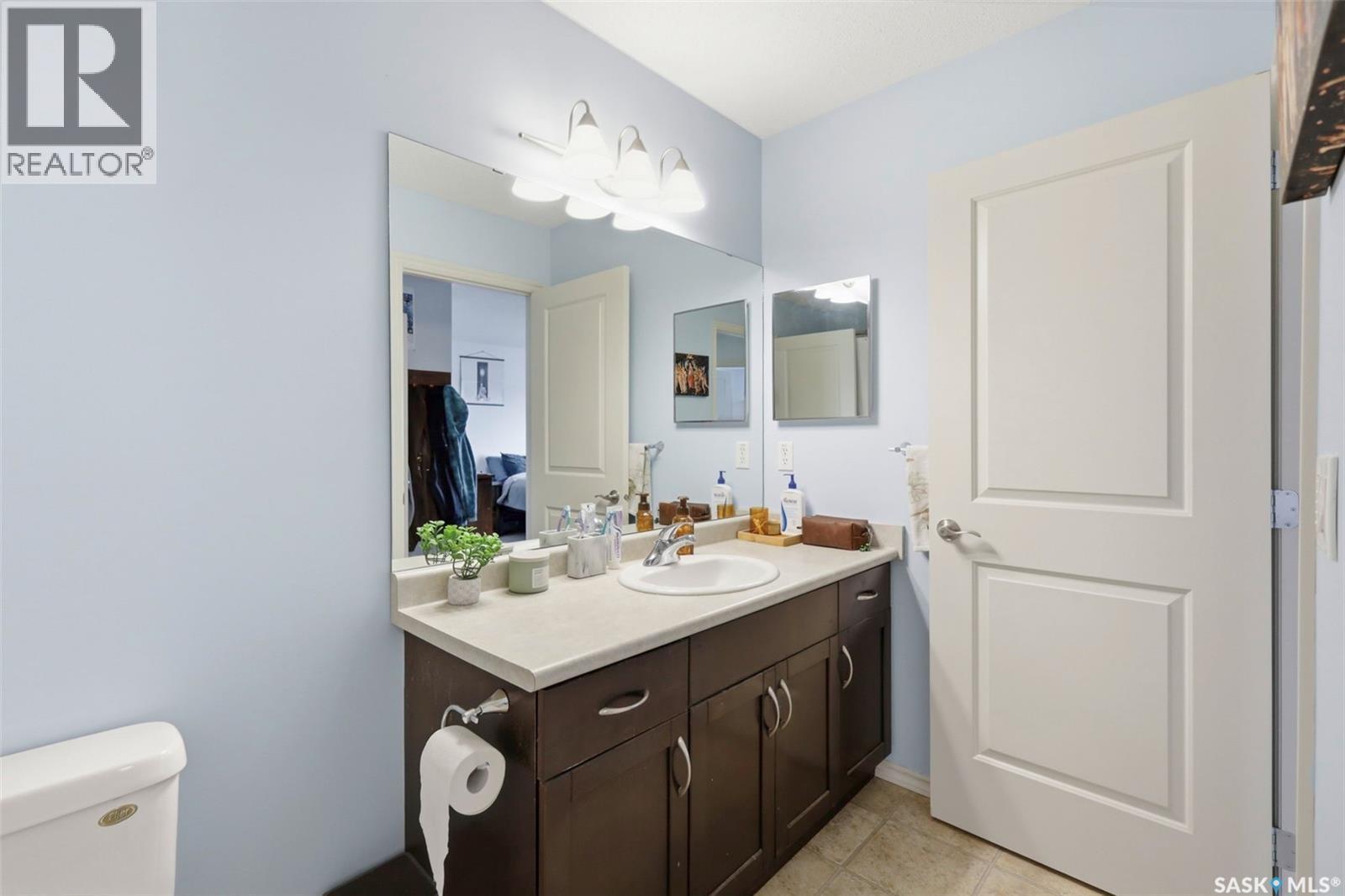 111 105 Lynd Crescent, Saskatoon, SK - Indoor Photo Showing Bathroom