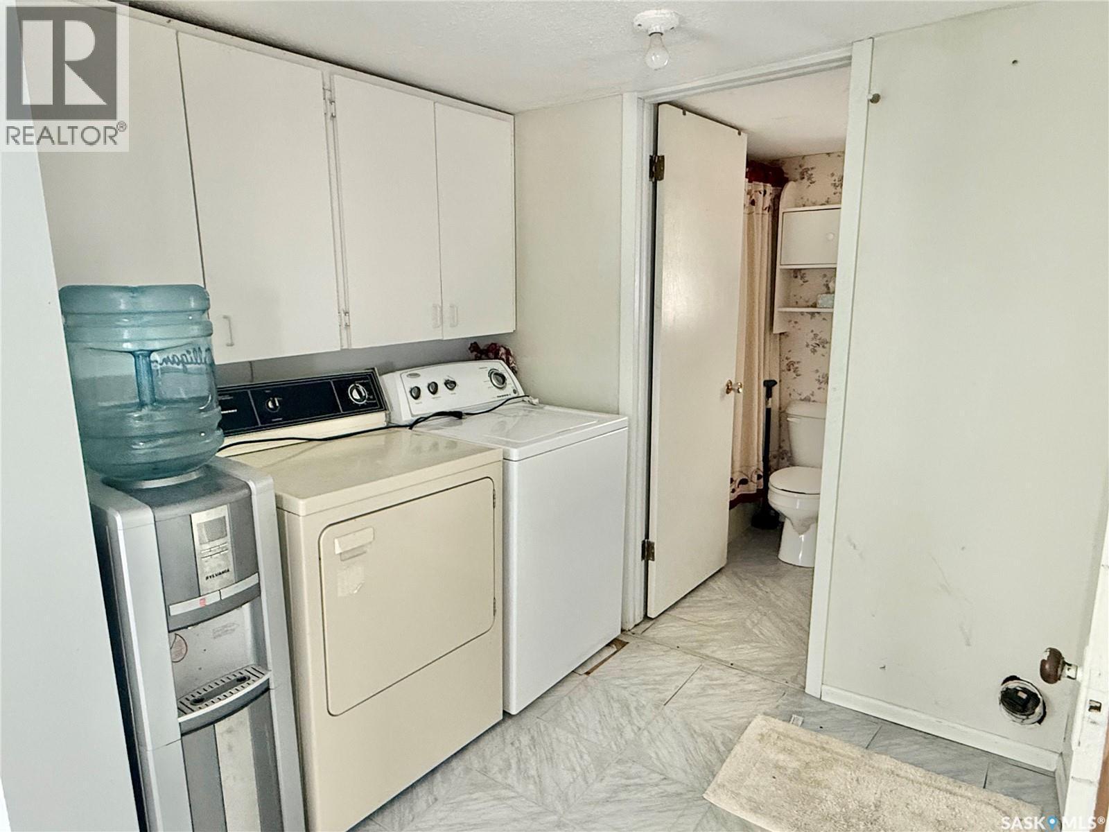 112 1St Street W, Shell Lake, SK - Indoor Photo Showing Laundry Room
