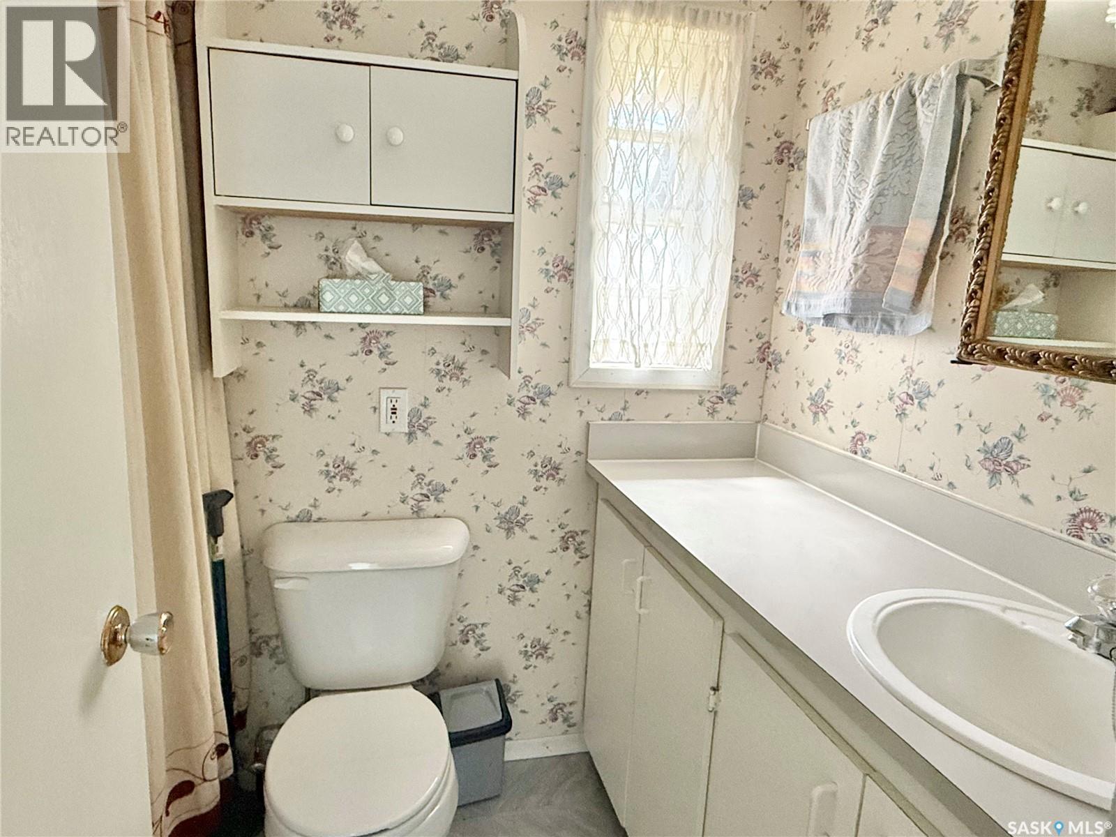 112 1St Street W, Shell Lake, SK - Indoor Photo Showing Bathroom