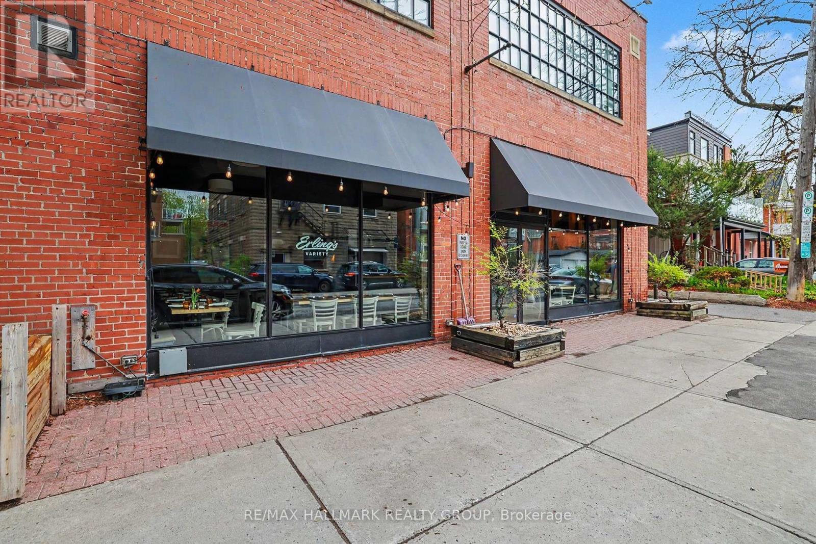 225 Strathcona Avenue, Ottawa, ON