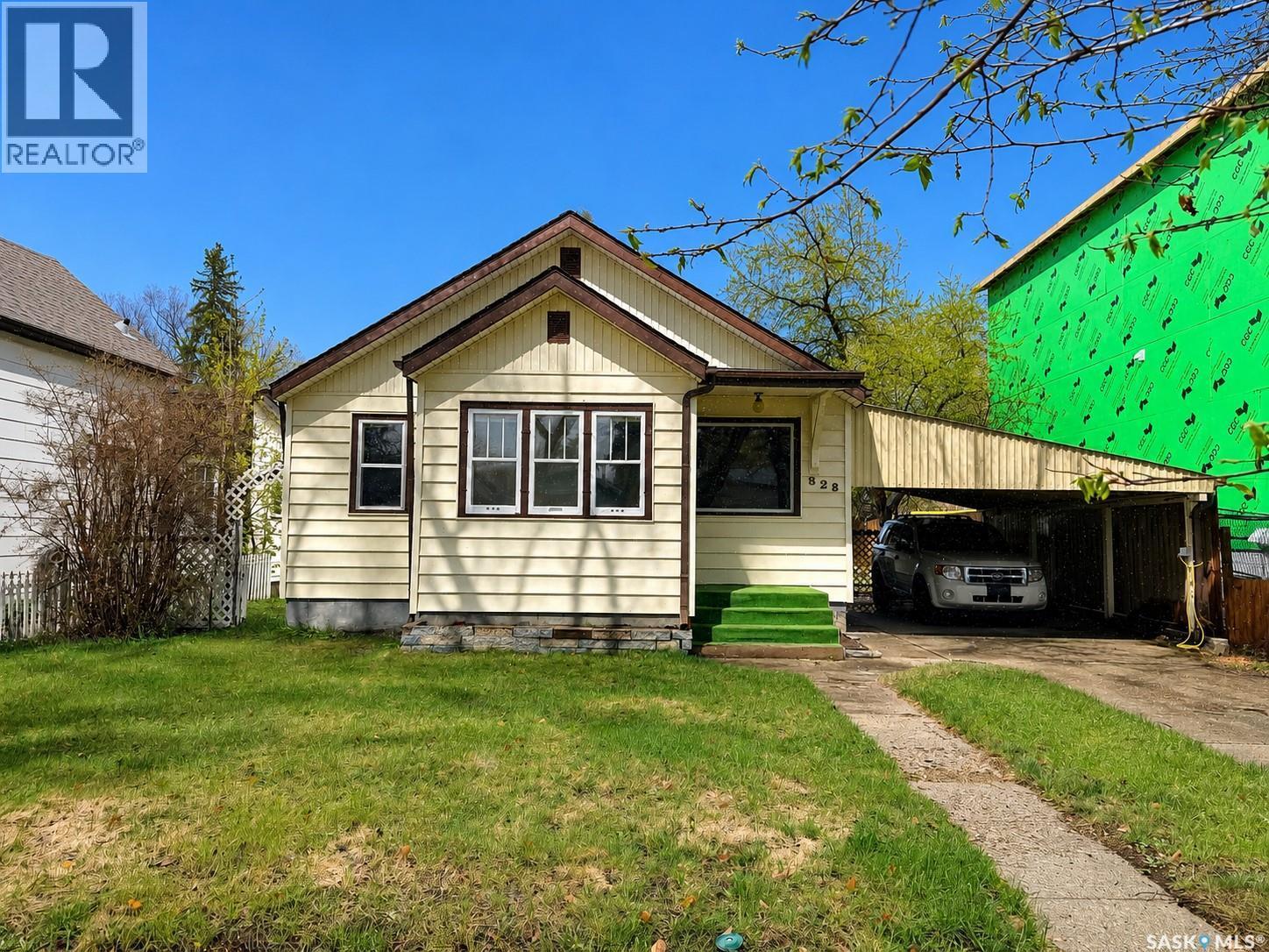828 I Avenue S, Saskatoon, SK - Outdoor