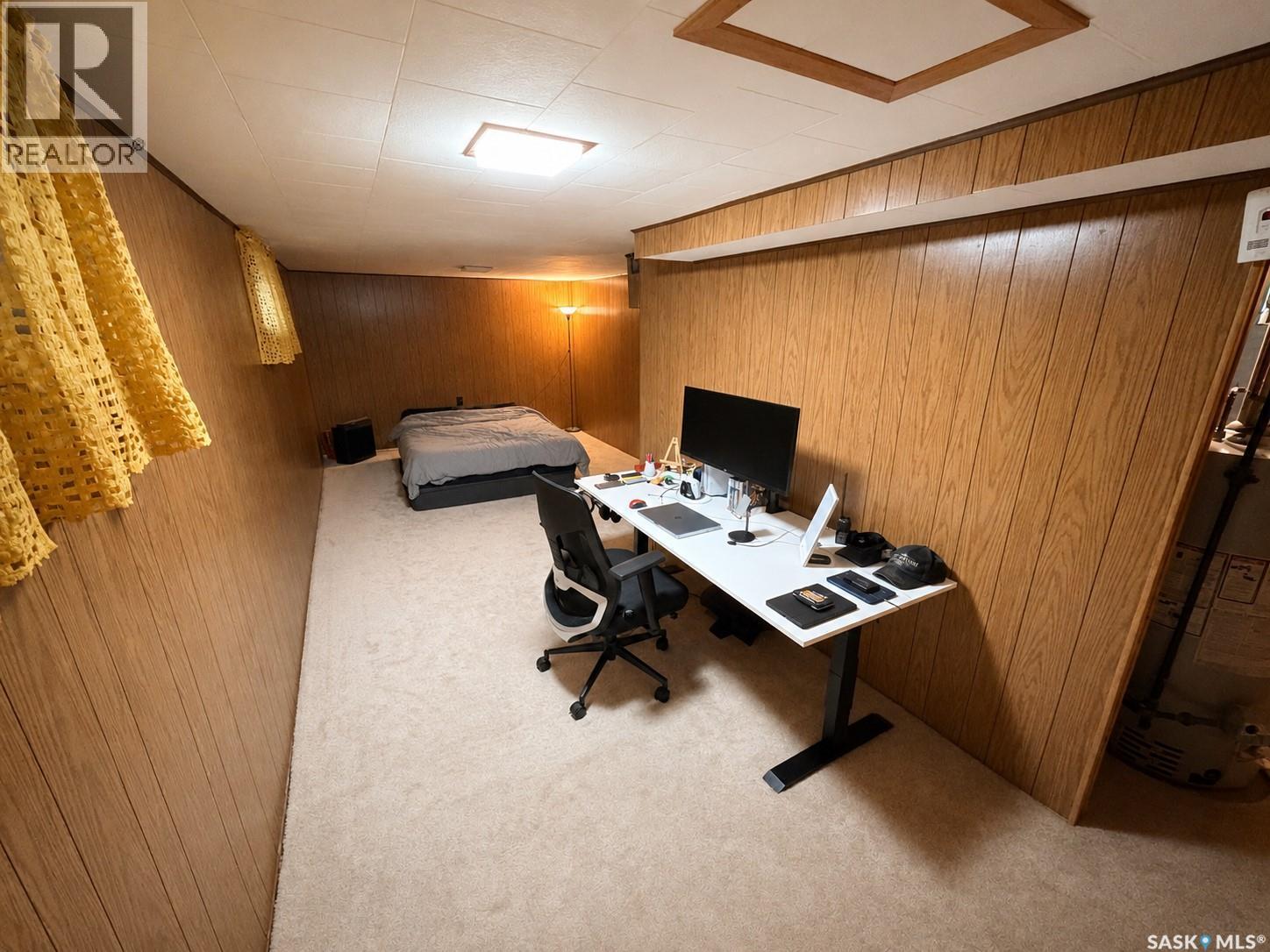 828 I Avenue S, Saskatoon, SK - Indoor Photo Showing Office