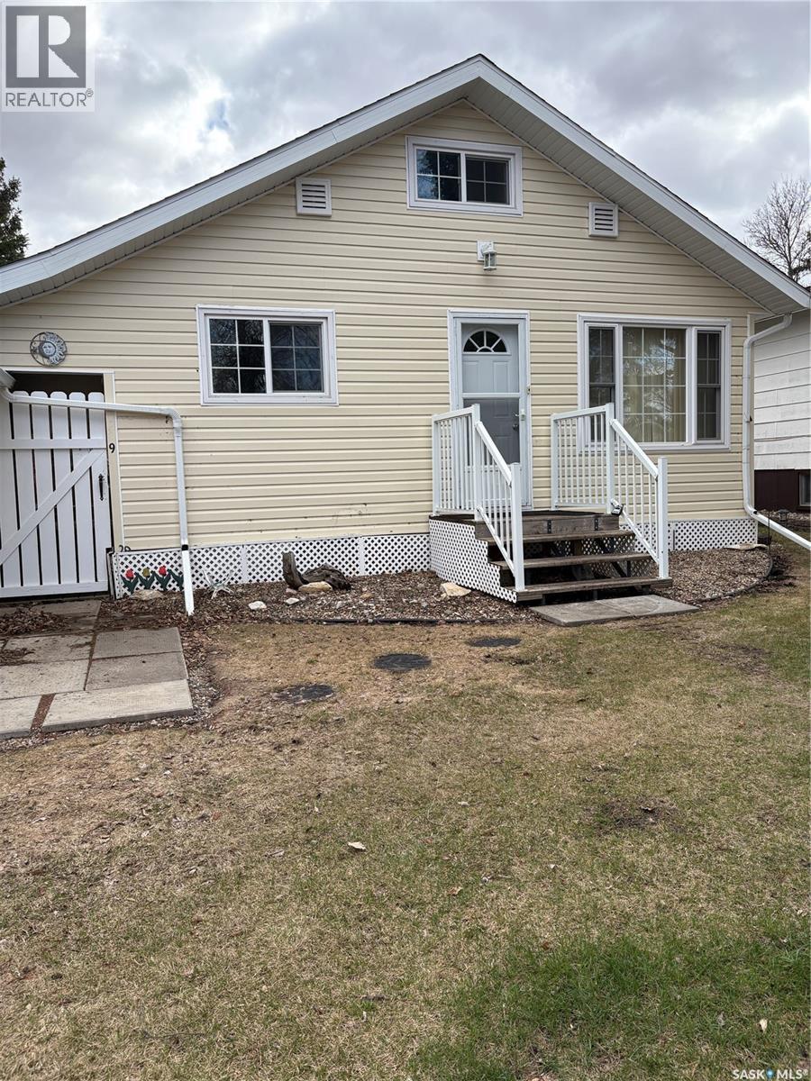 209 2Nd Avenue E, Kelvington, SK - Outdoor