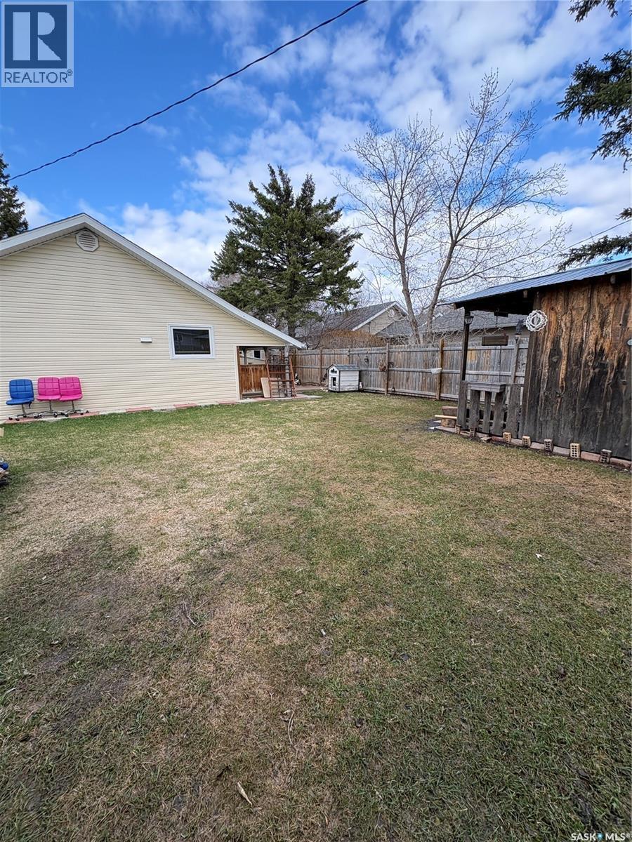 209 2Nd Avenue E, Kelvington, SK - Outdoor