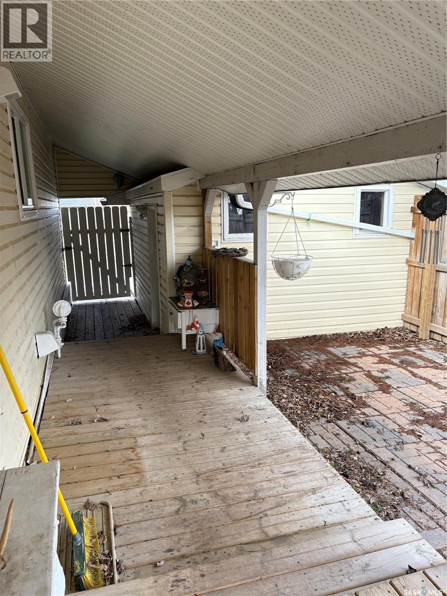 209 2Nd Avenue E, Kelvington, SK - Outdoor With Exterior