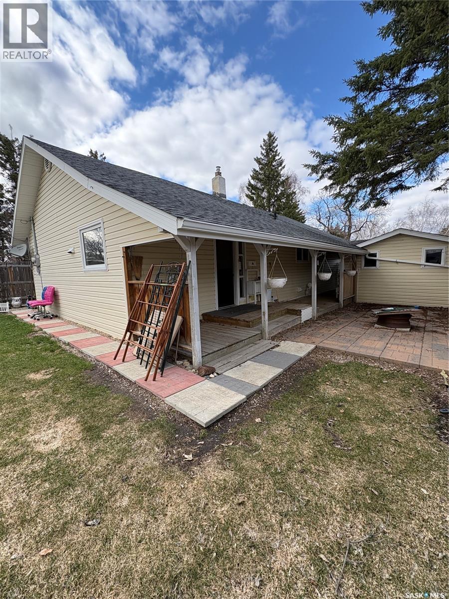 209 2Nd Avenue E, Kelvington, SK - Outdoor