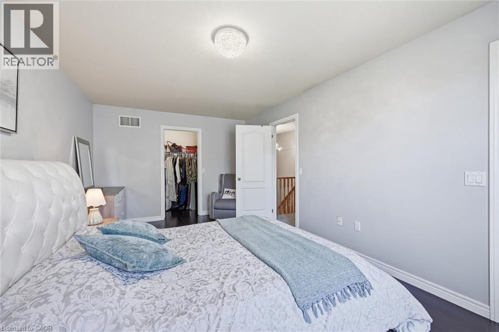 1085 Harrogate Drive Unit# 35, Ancaster, ON - Indoor Photo Showing Bedroom