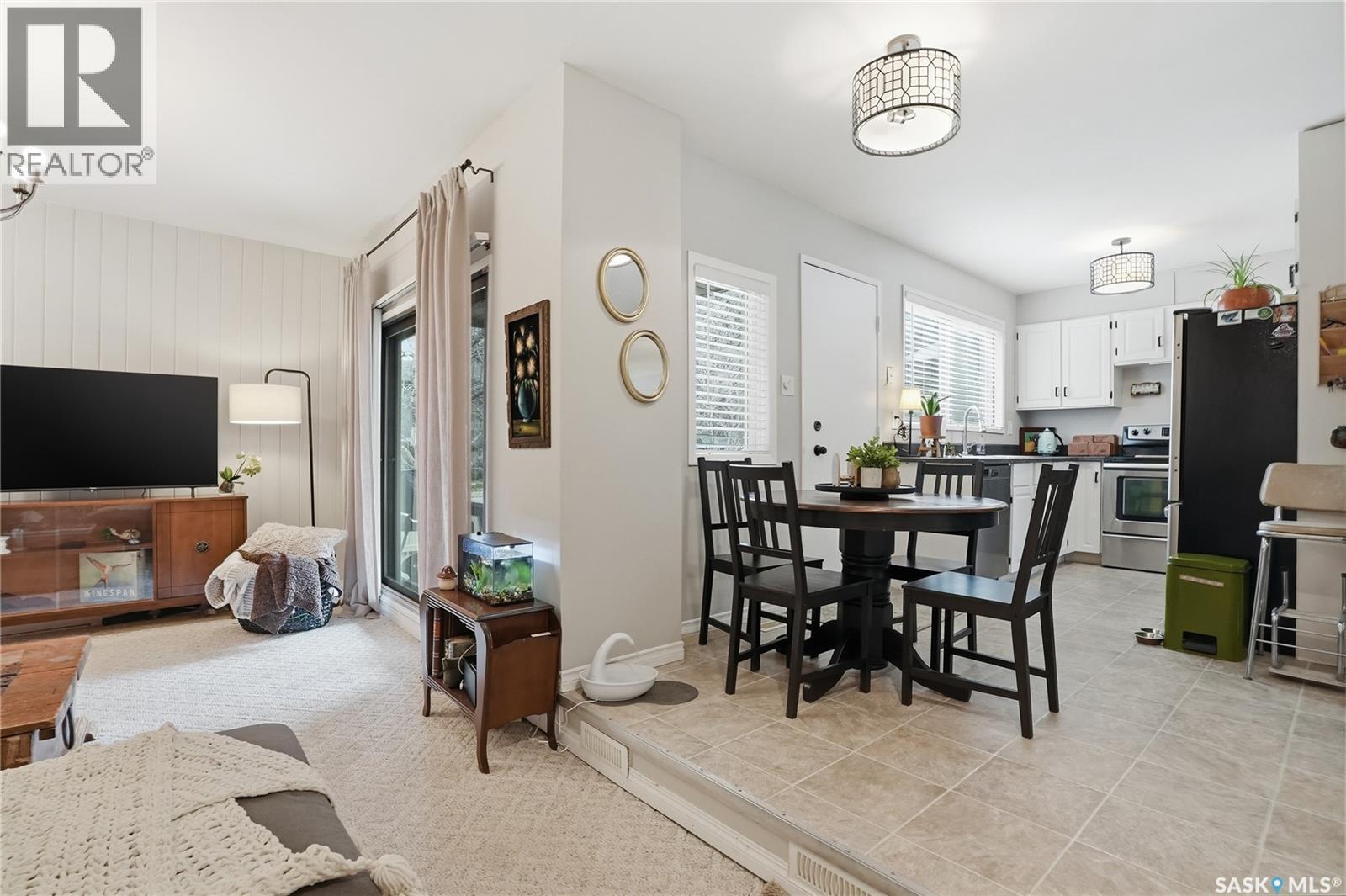16 425 Pinehouse Drive, Saskatoon, SK - Indoor Photo Showing Dining Room