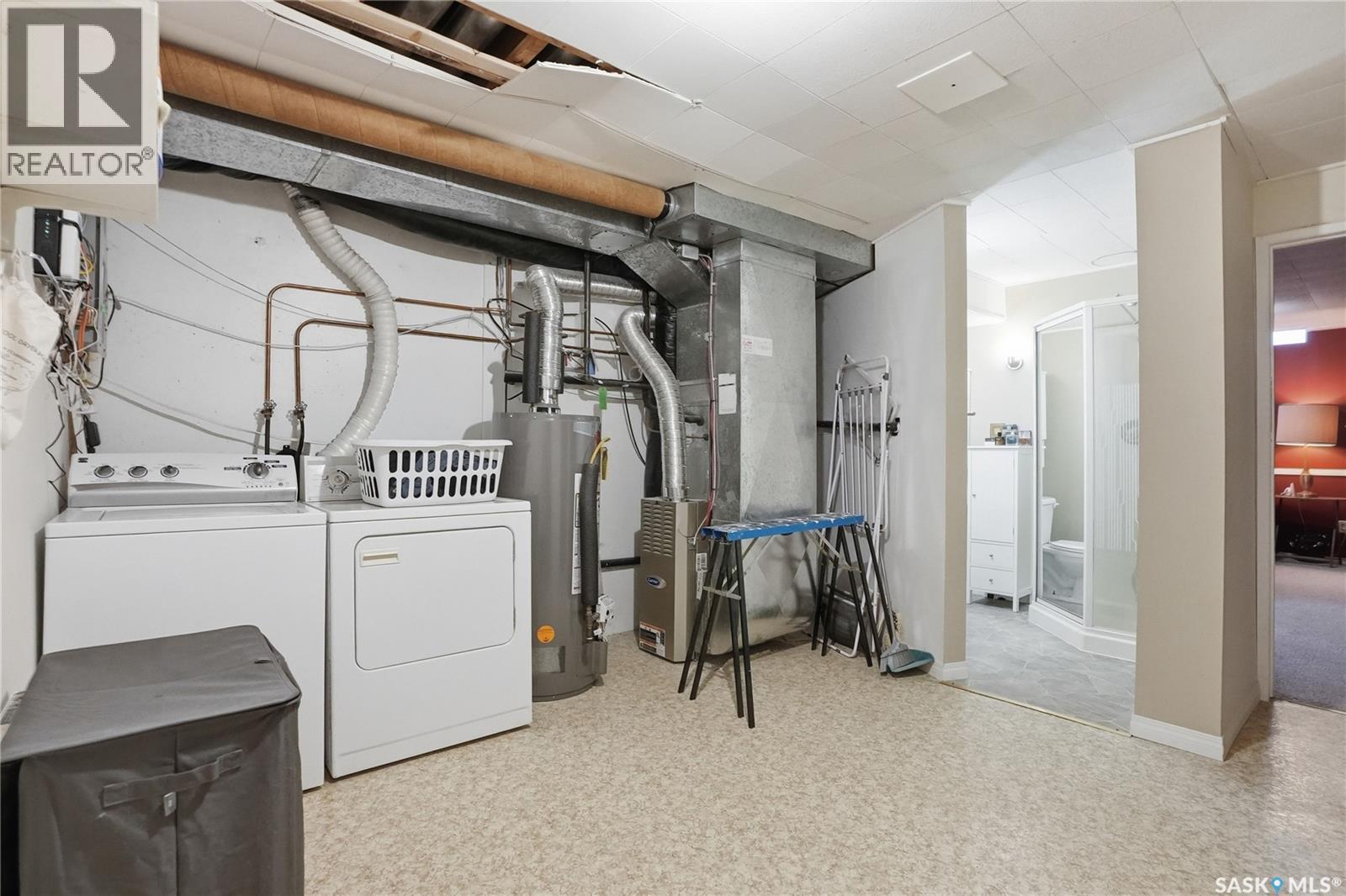 16 425 Pinehouse Drive, Saskatoon, SK - Indoor Photo Showing Laundry Room