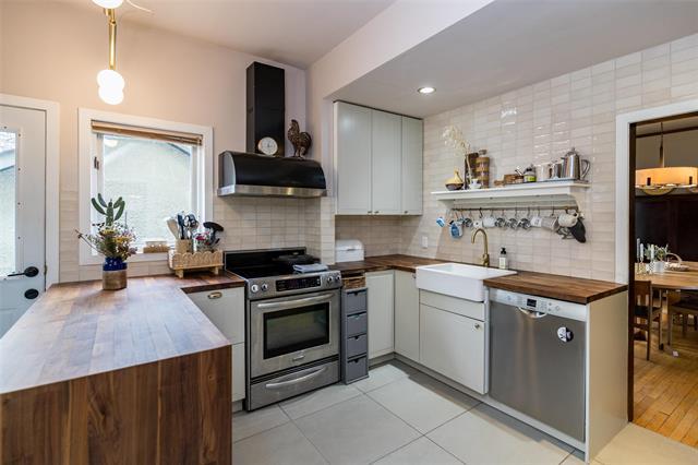 251 Elm St, Winnipeg, MB