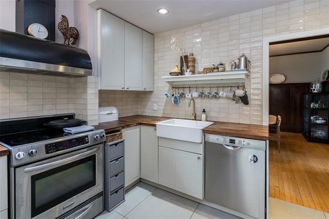 251 Elm St, Winnipeg, MB
