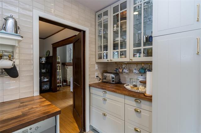 251 Elm St, Winnipeg, MB