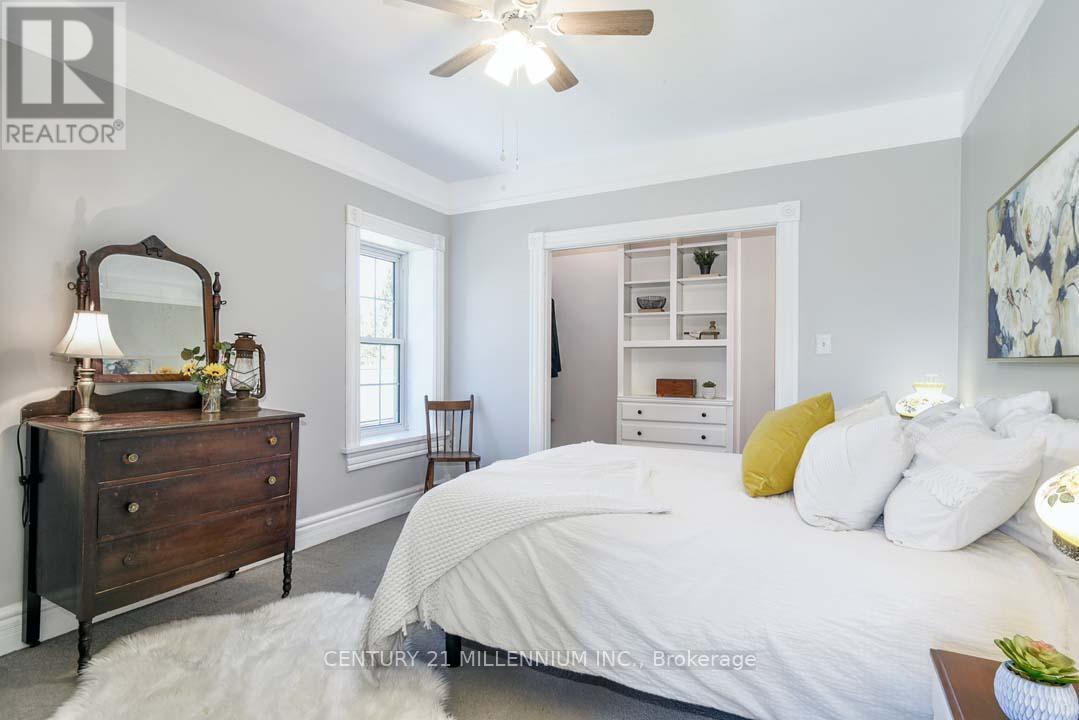753333 2Nd Line Ehs, Mono, ON - Indoor Photo Showing Bedroom