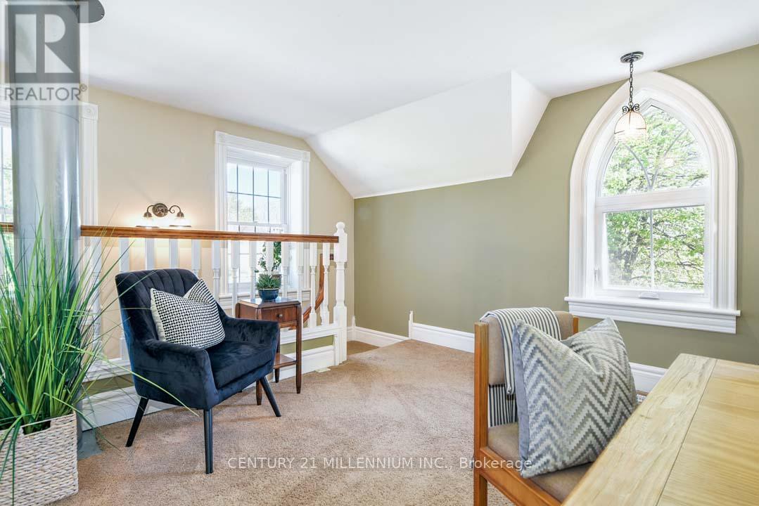 753333 2Nd Line Ehs, Mono, ON - Indoor