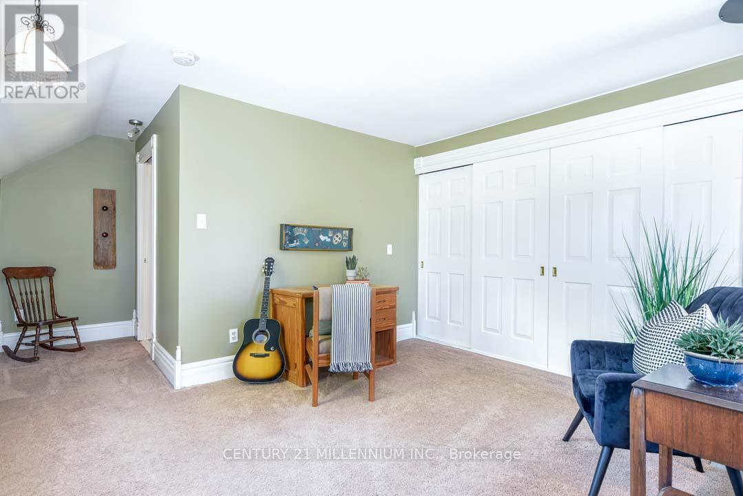 753333 2Nd Line Ehs, Mono, ON - Indoor
