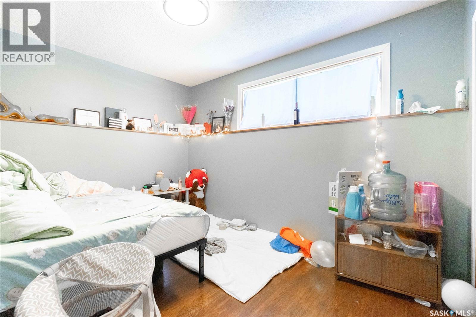 92 Bell Street, Regina, SK - Indoor Photo Showing Bedroom